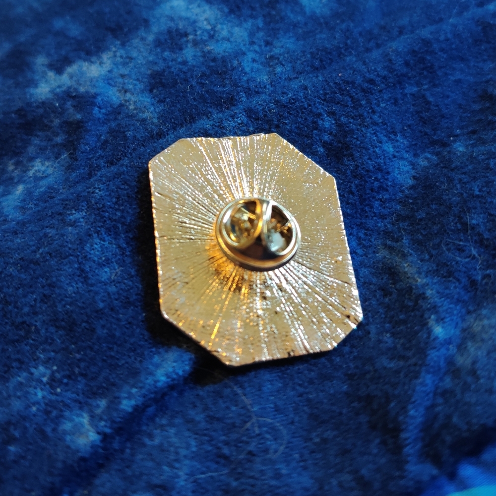 Magic Hands Enamel Pin - Picture 3 of 3